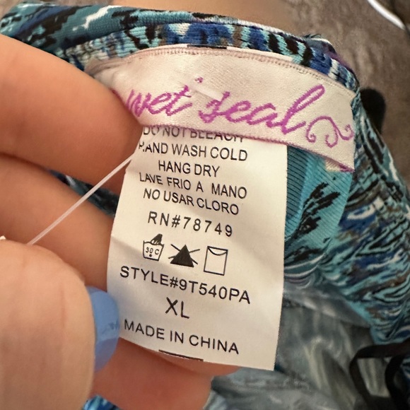 Vintage Wet Seal Beaded Halter Top Size XL - Picture 11 of 13